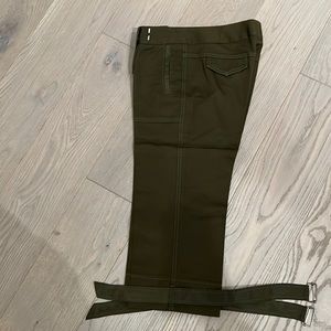 Tom K Nguyen Size 6 Army Green Capri Pant